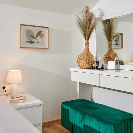 Modern & Spacious Rooftop With Natual Sunlight Apartamento